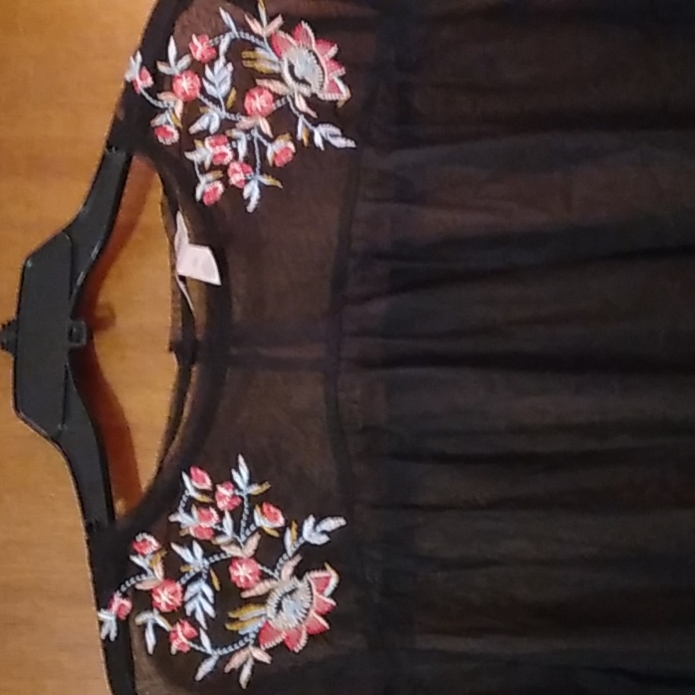 Arizona Jeans Sheer Top - Picture 2 of 4
